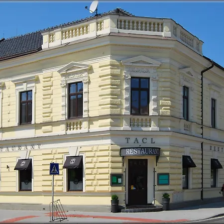 Tacl Hotel Holesov