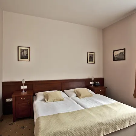 Tacl Hotel Holesov
