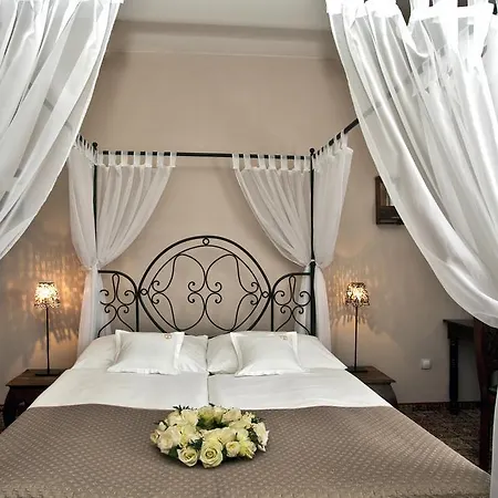 Tacl Hotel